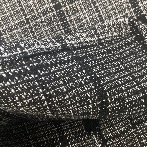 Medium black and white tweed like mini skirt - Picture 5 of 14